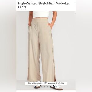 High waisted, wide leg pants